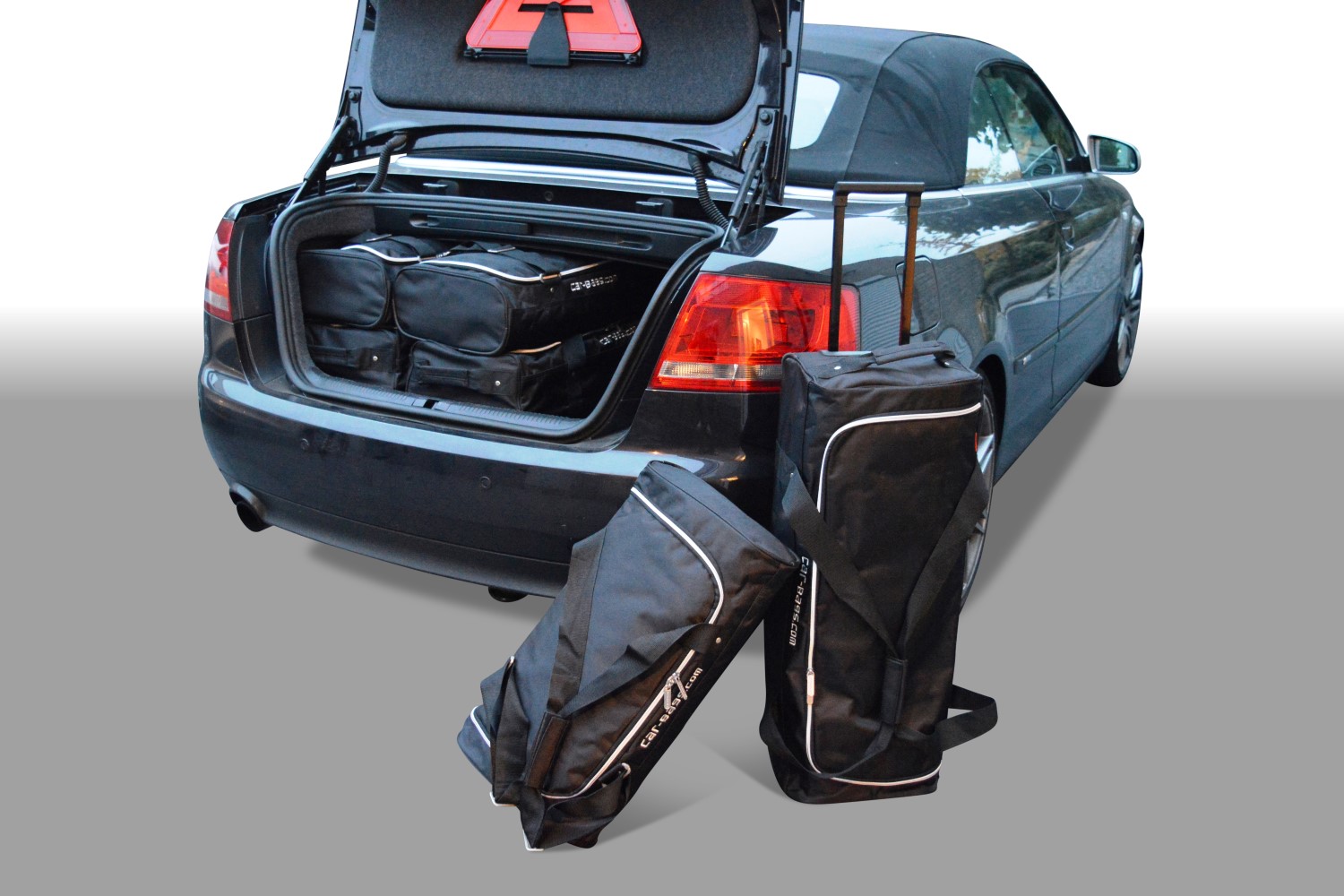 https://www.car-bags.com/images/stories/virtuemart/product/a22301s-audi-a4-cabriolet-01-car-bags-1.jpg