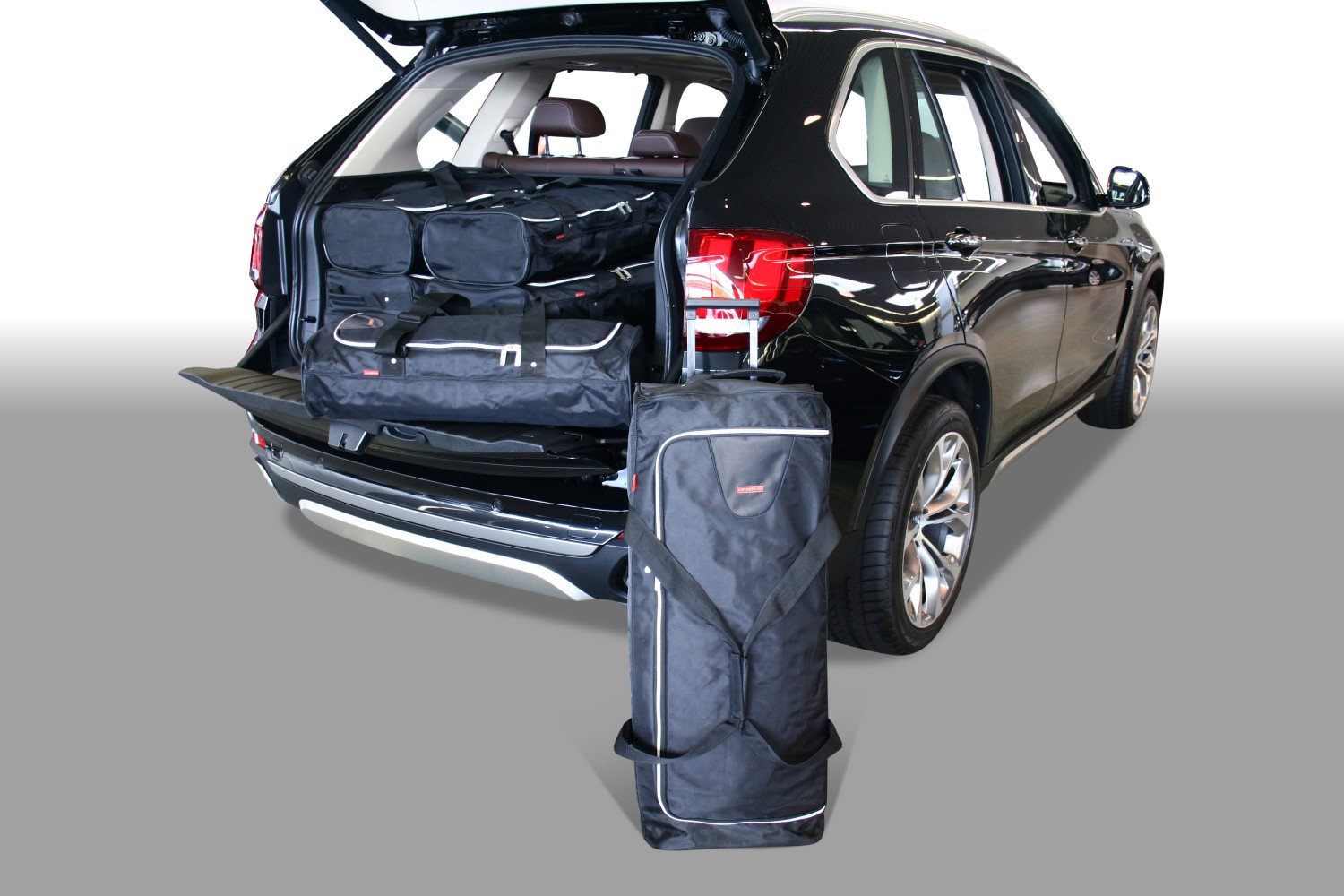 Travel bags BMW X5 (F15)