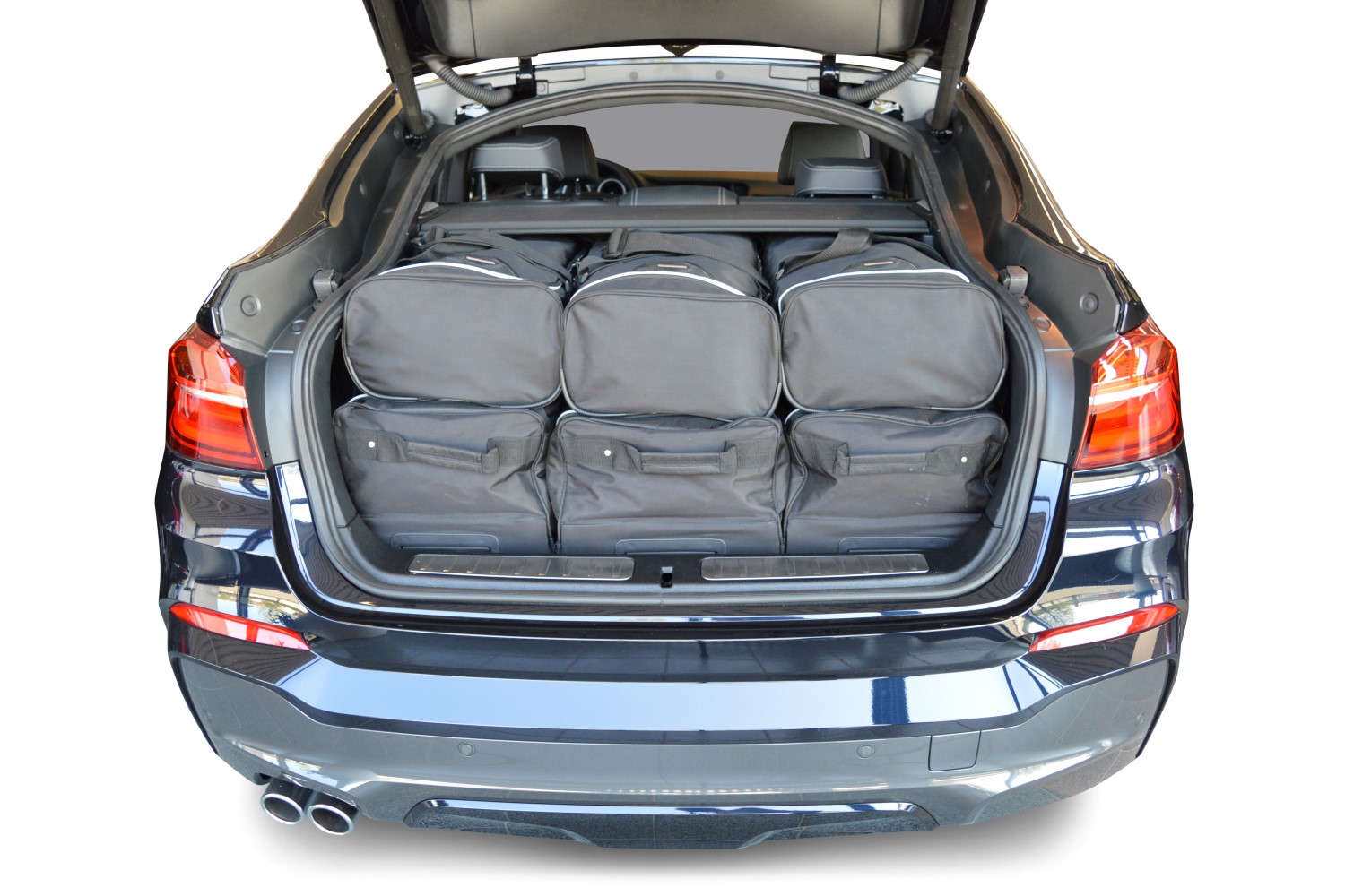 BMW X4專用旅行袋, 下層每袋可裝81L上層每袋可裝46L，讓您不再為後座空間行李置物是否放得滿而煩惱囉