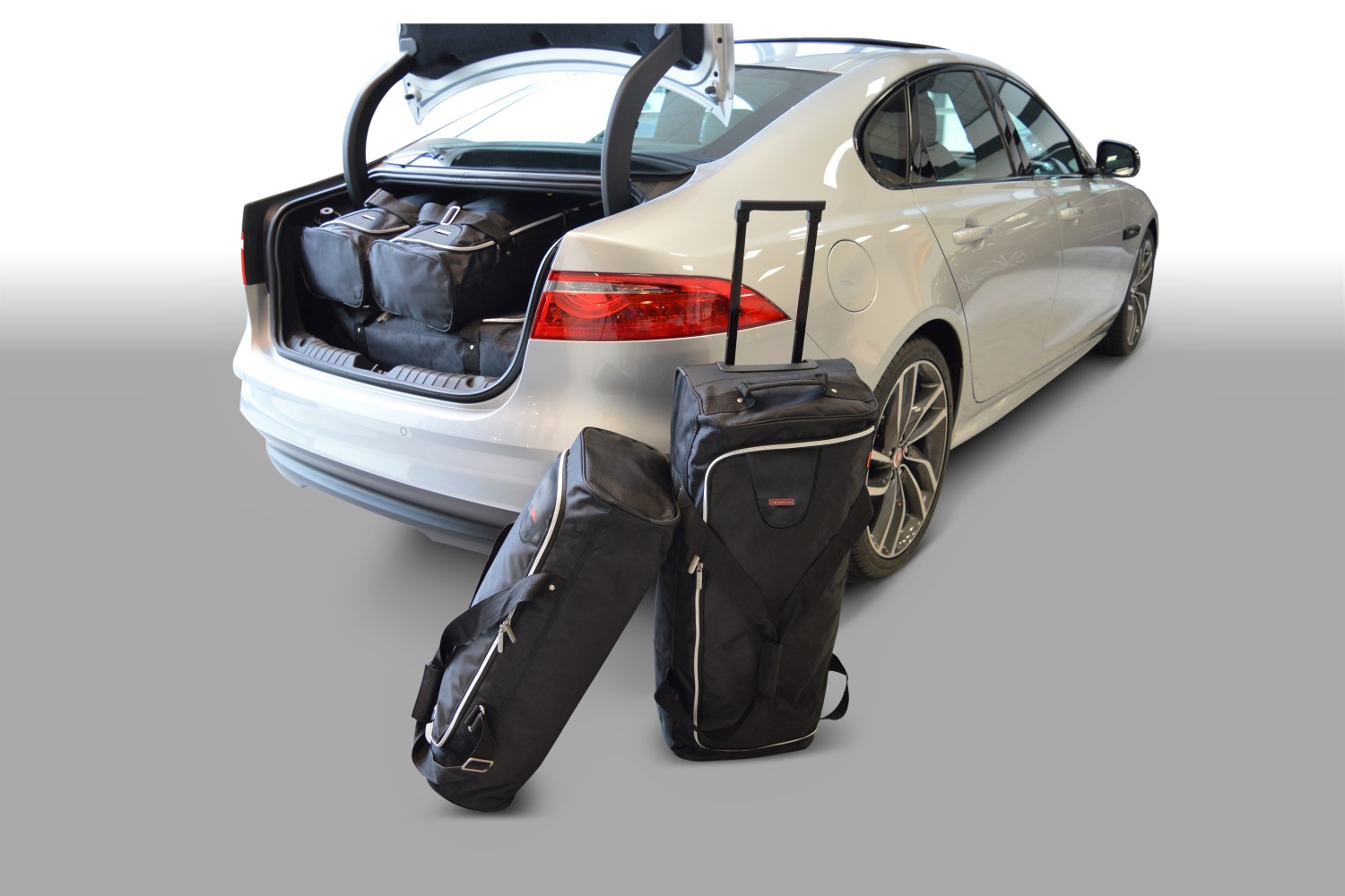 Travel bag set Jaguar XF (X260) 2015-present 4-door saloon