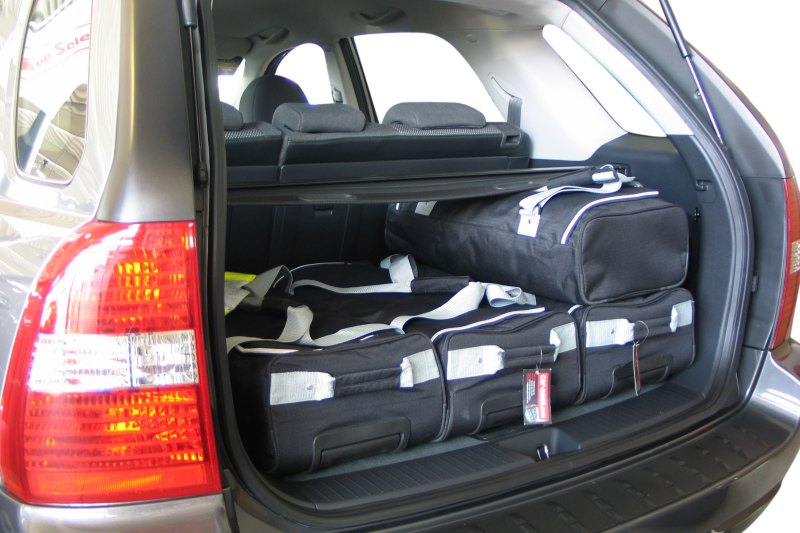 Kia Sportage II (JE) travel bags