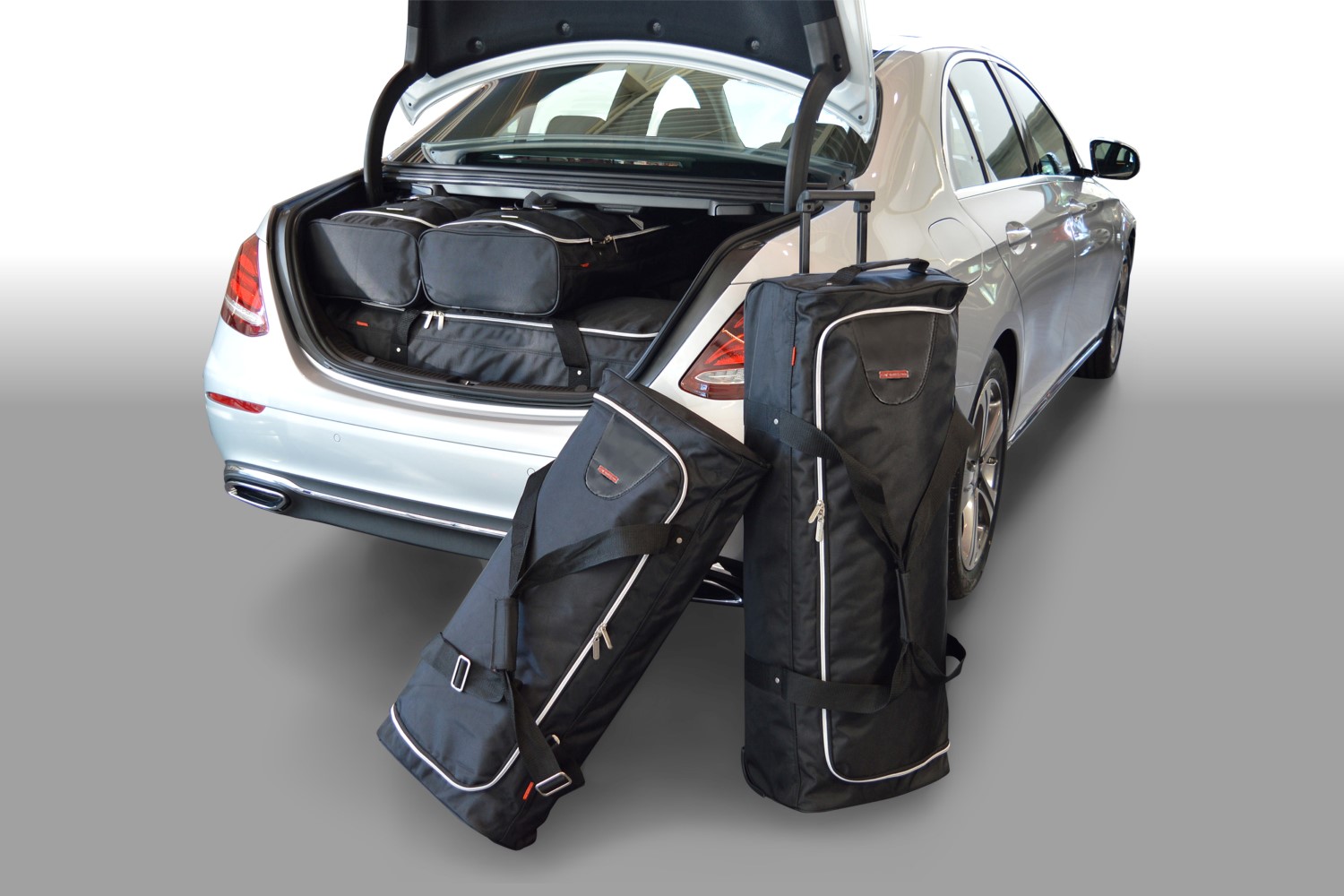 https://www.car-bags.com/images/stories/virtuemart/product/m22101s-mercedes-benz-e-class-w213-2016-car-bags-1.jpg