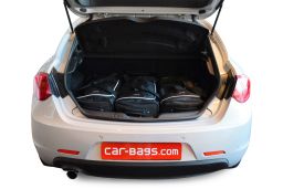 Alfa Romeo Giulietta 2010- 5 door Car-Bags.com travel bag set (2)
