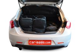 Alfa Romeo Giulietta 2010- 5 door Car-Bags.com travel bag set (3)