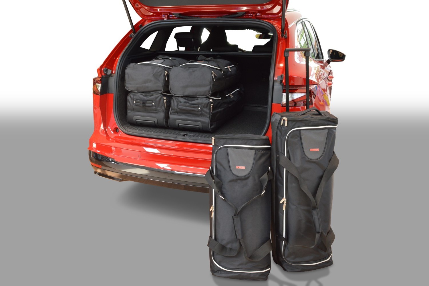 Skoda Enyaq 2020- Car-Bags.com travel bag set (1)