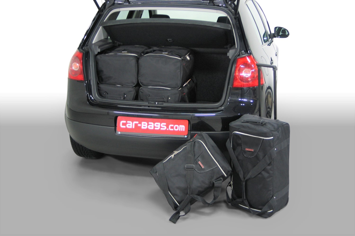 https://www.car-bags.com/images/stories/virtuemart/product/v10201s-volkswagen-golf-v-03-09-car-bags-1.jpg